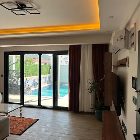 Oeztuerk I For Rent * フェティエ